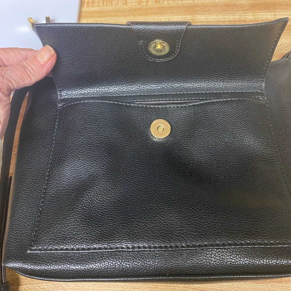 Liz Claiborne Black Shoulder Bag - Picture 6 of 9